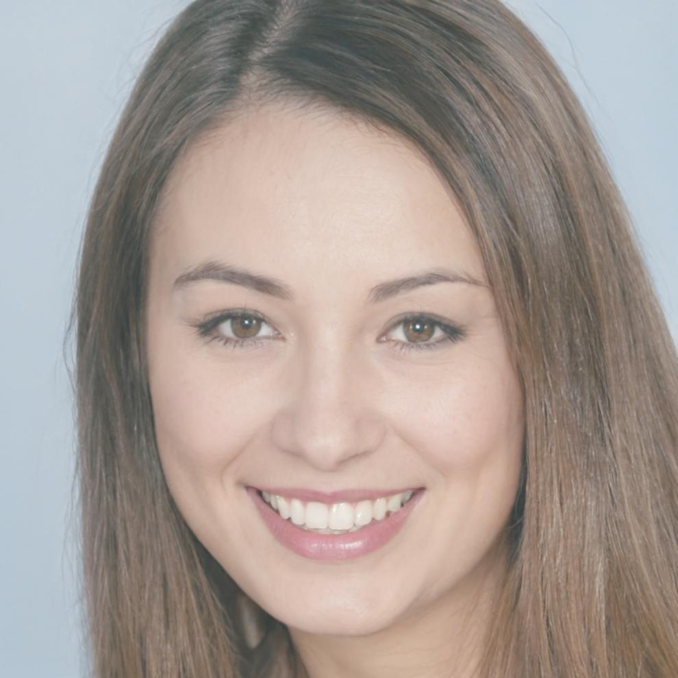 Claire Rousseau, Consultante en Stratégie Financière